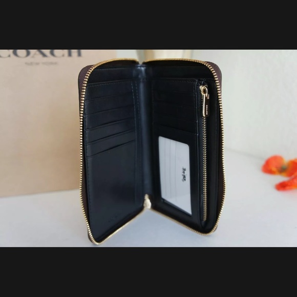 Coach zippy medium wallet - Picture 8 of 9